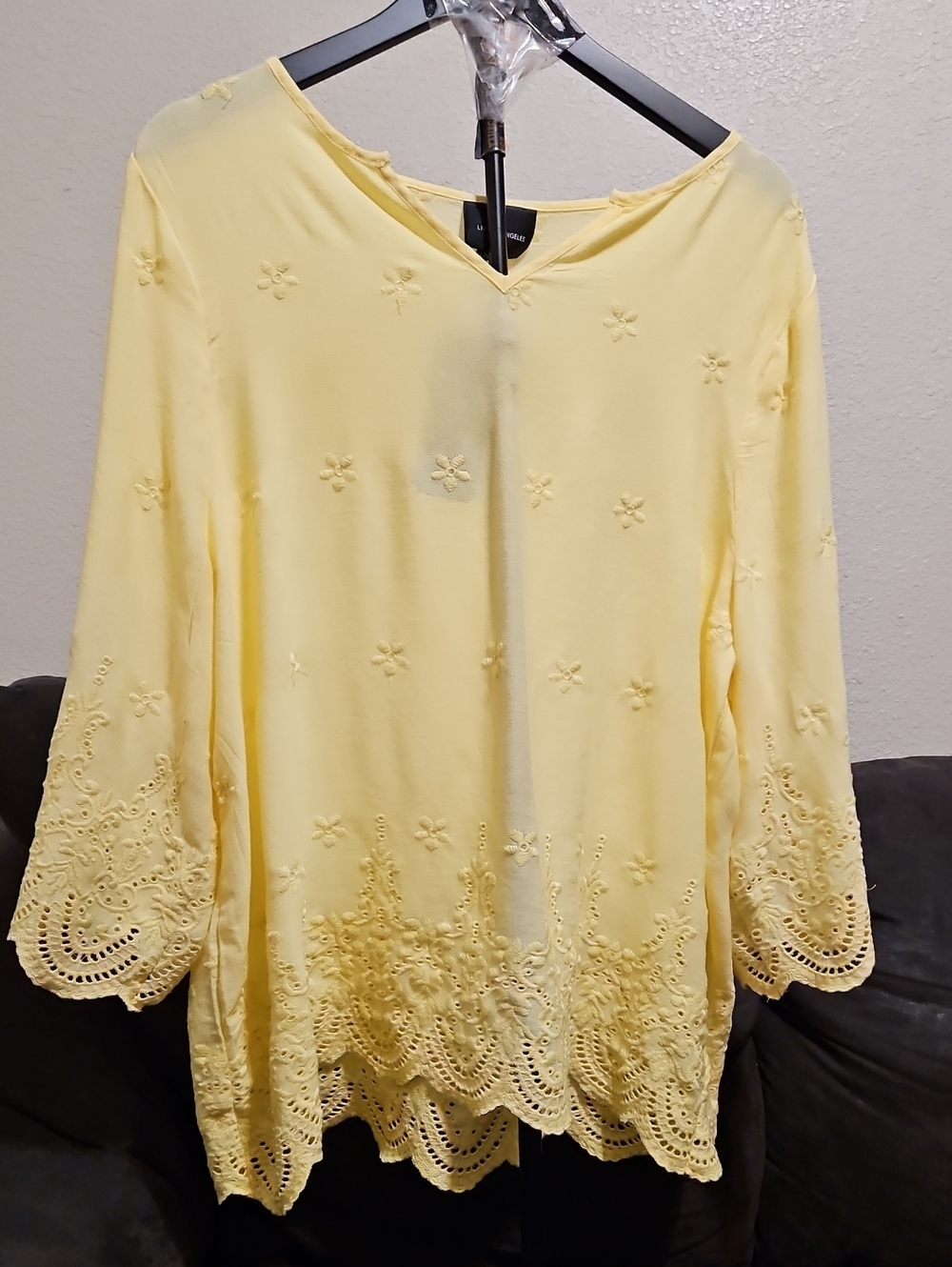 Women's Light Yellow Embroidered V-Neck Tunic with Scalloped Hem